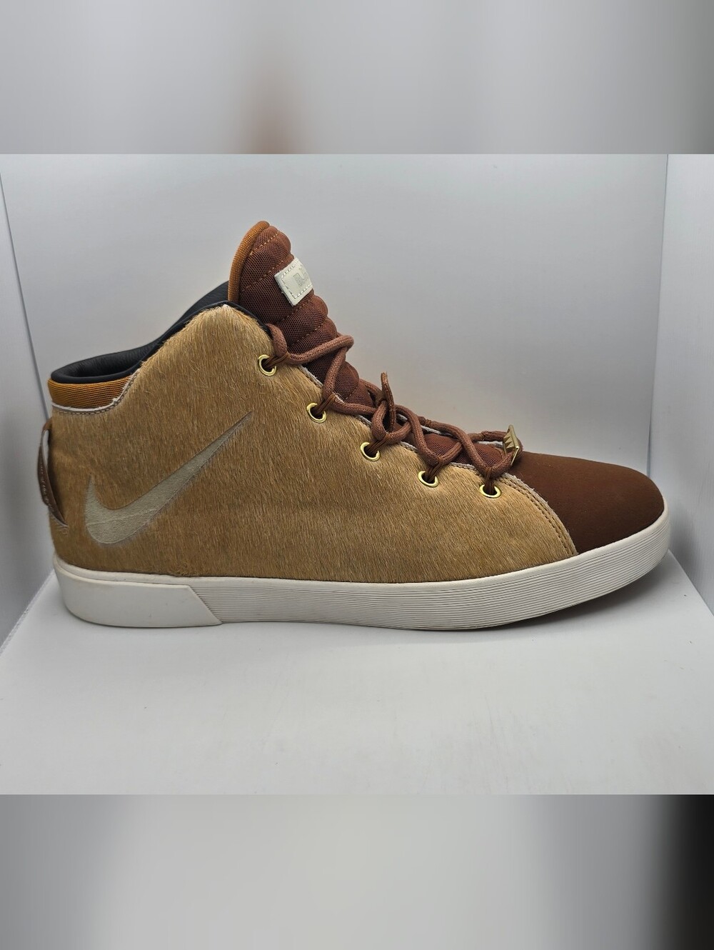 Nike Men’s Brown High-Top Casual Sneaker